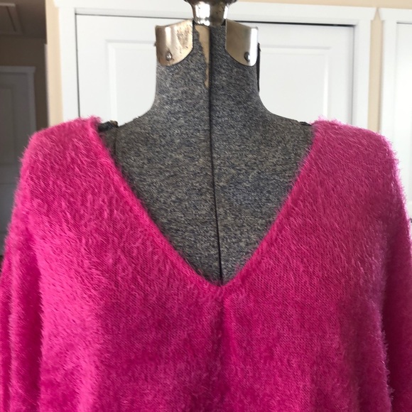 PINK V-NECK CROP TOP SWEATER - Picture 2 of 8